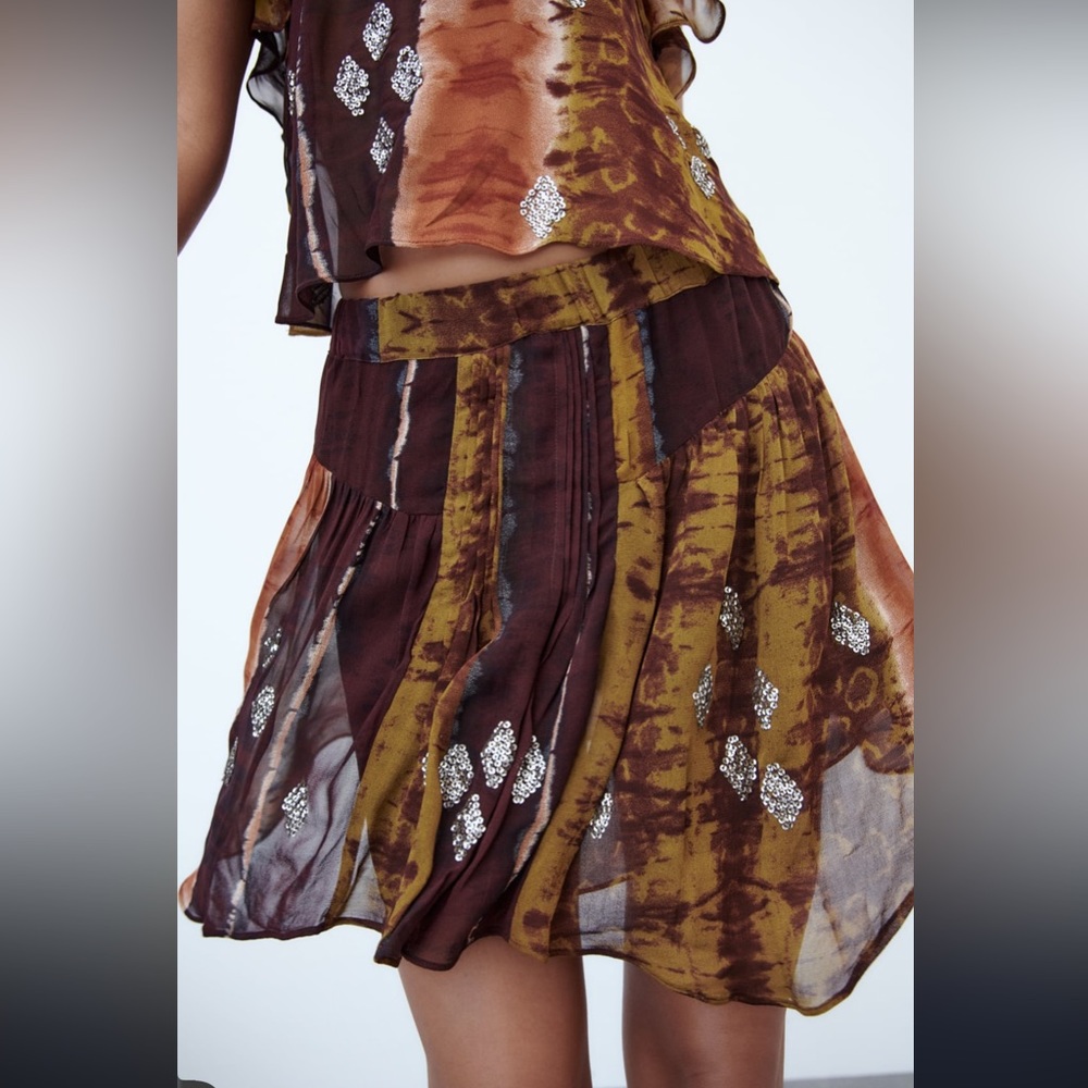 Zara sequins beaded  tie dye embroidery short skirt